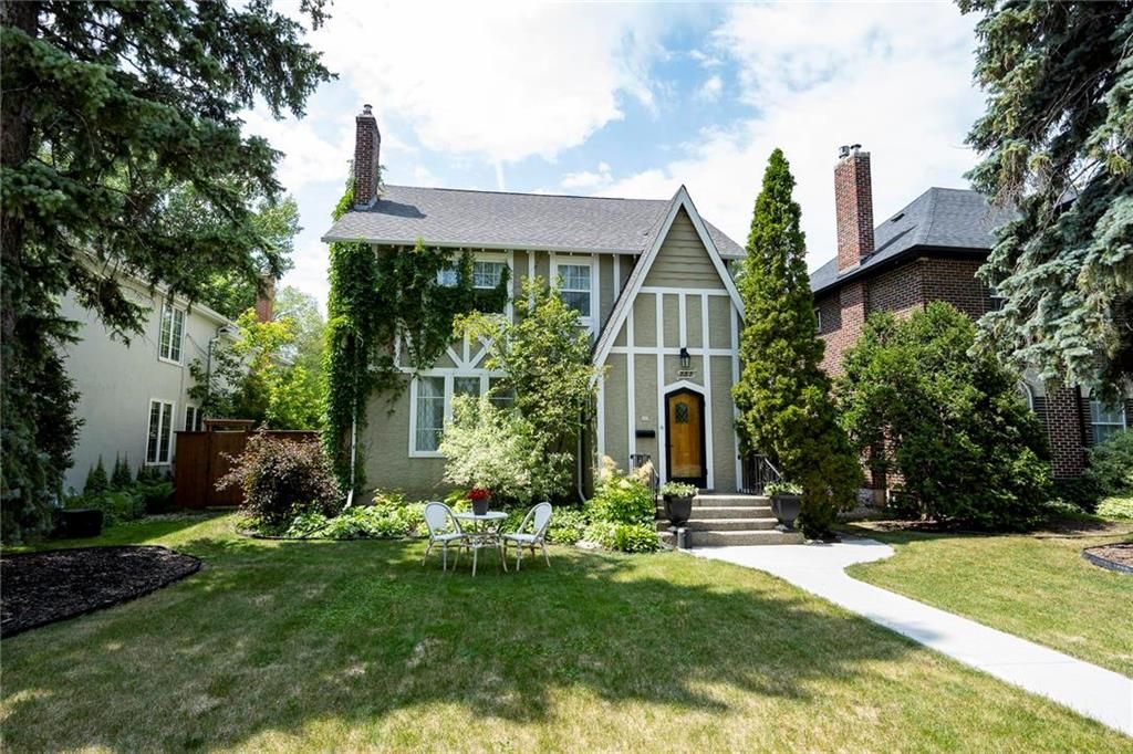 Open House. Open House on Sunday, June 25, 2023 12:00PM - 2:00PM
Perfect Blend of Character &amp; Modern!
This solid &amp; straight 2632 sf 2 storey is located between Academy &amp; Wellington. 4 brs-2.5 baths on 50' x 120' lot. Formal LR &amp; DR, large 